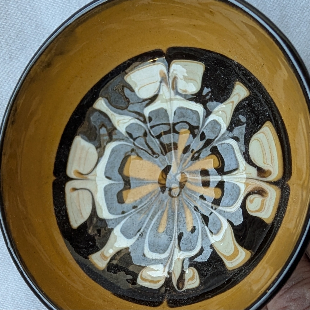 Herman August Kähler Denmark Handmade Slip Design Ceramic Bowl - Picture 2 of 7